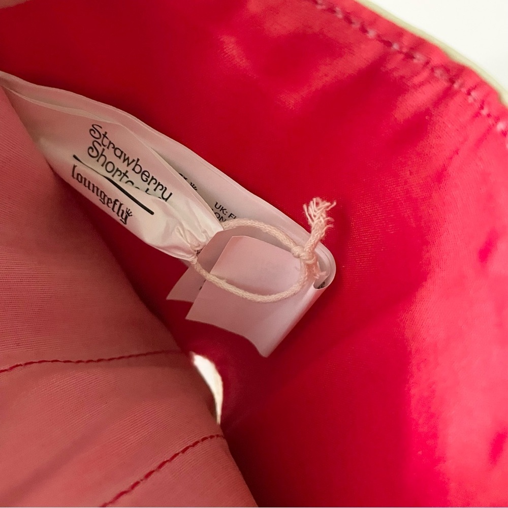 Loungefly Strawberry Shortcake Trifold Wallet - Picture 15 of 16